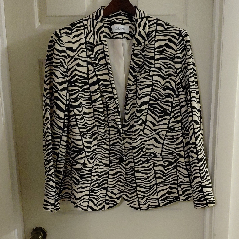 EUC Calvin Klein Lined Jacket 20W Cream Black Zebra Tribal 2 Buttons 3 Pockets